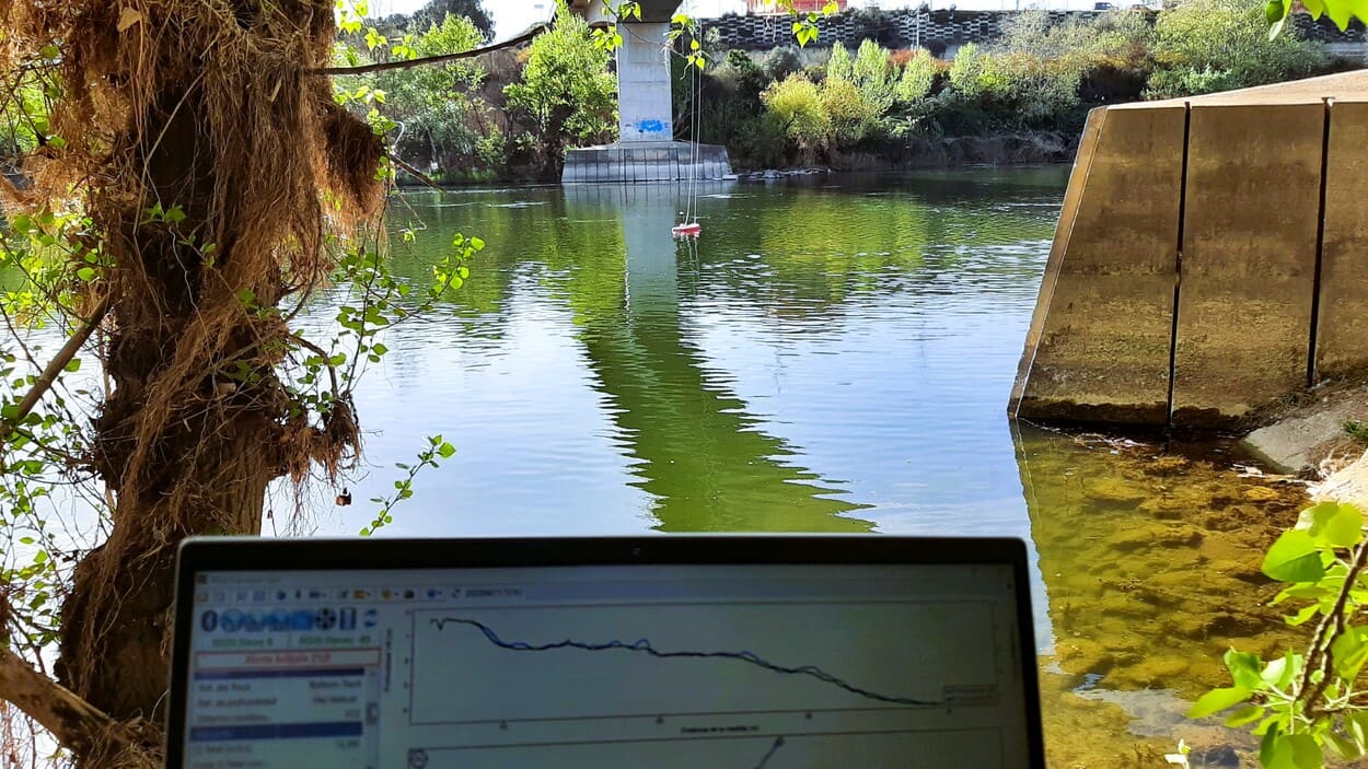 Mediciones Aforo de Caudal en el río Ebro - Eccus proyectos medioambientales Mediciones Aforo de Caudal en el río Ebro - Eccus proyectos medioambientales